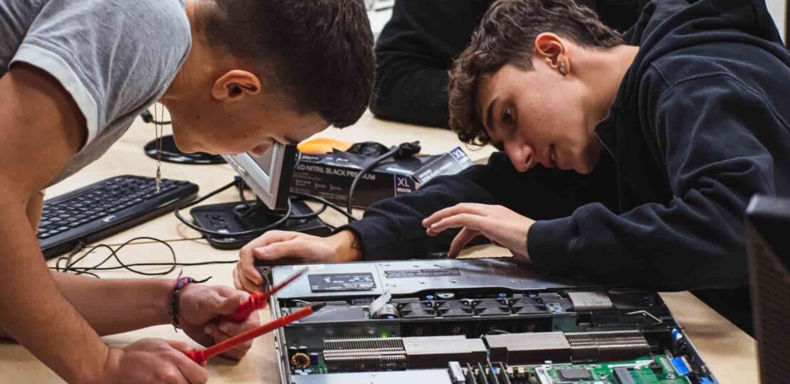 grado-medio-en-informatica-como-acceder-que-se-estudia-y-donde-encontrarlo