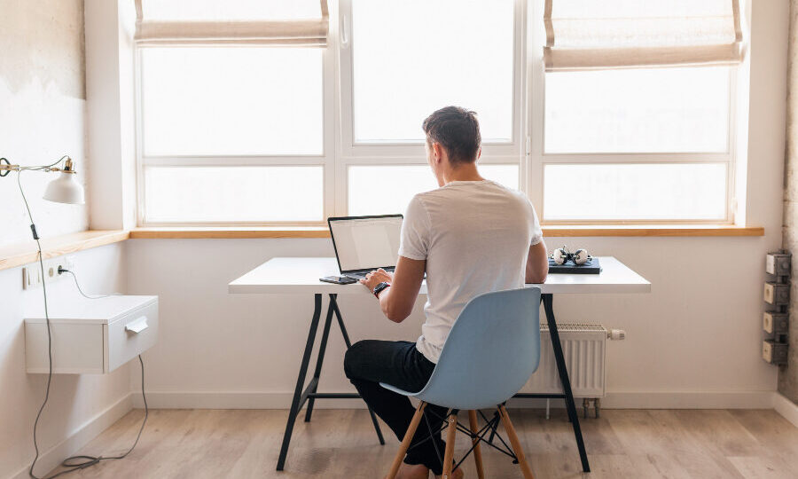 guia-para-optimizar-tu-espacio-de-trabajo-como-organizar-y-maximizar-la-productividad-detras-del-escritorio